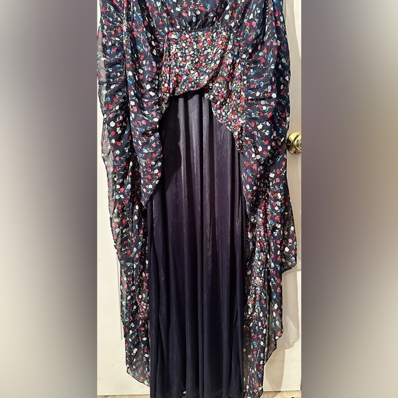 MANGO MNG Size 8 Black Long Sleeve Tulip Floral Split V Neck Button Front MAXI - Picture 3 of 13